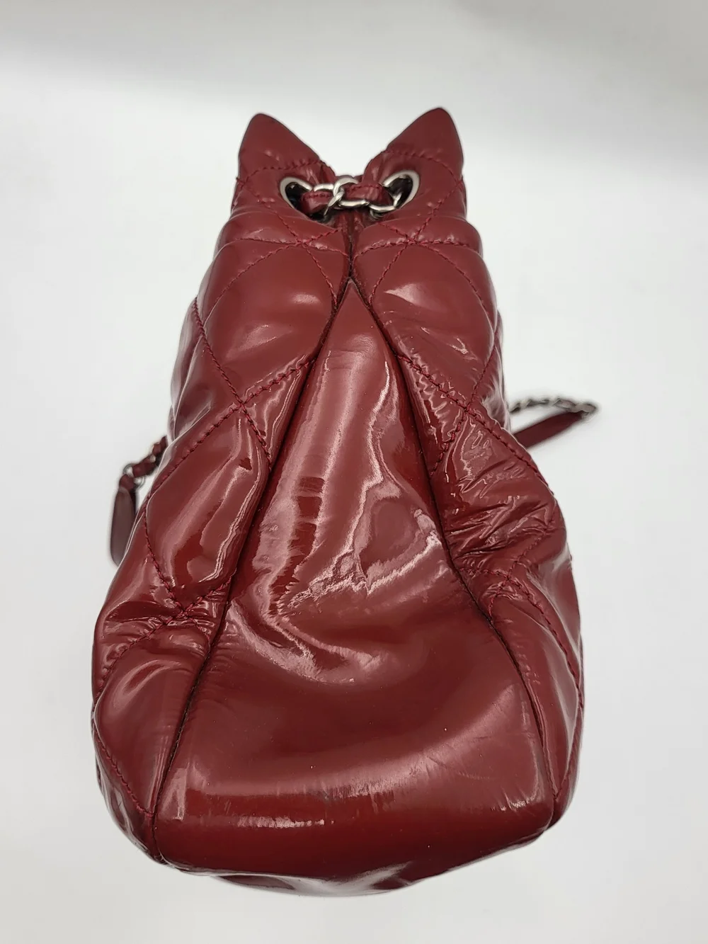 CHANEL TOTE BAG BURGUNDY PATENT LEATHER VERNIS ROUGE. AUTH w/COA.